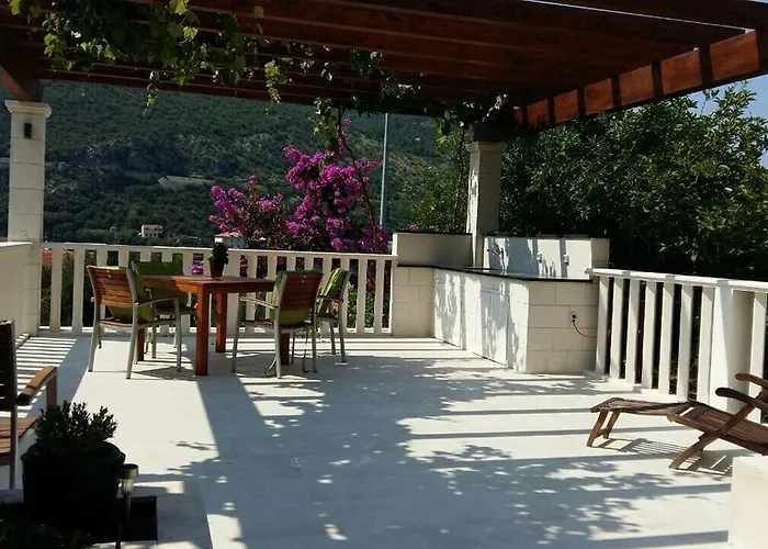 Apartments Husanovic